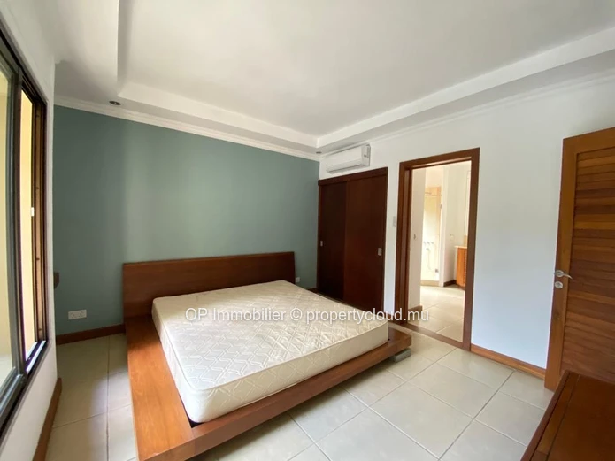 Maison à vendre à Péreybère, Grand Baie, 287m², terrain 600m², 3 chambres, piscine privée, garage, meublée, climatisé...