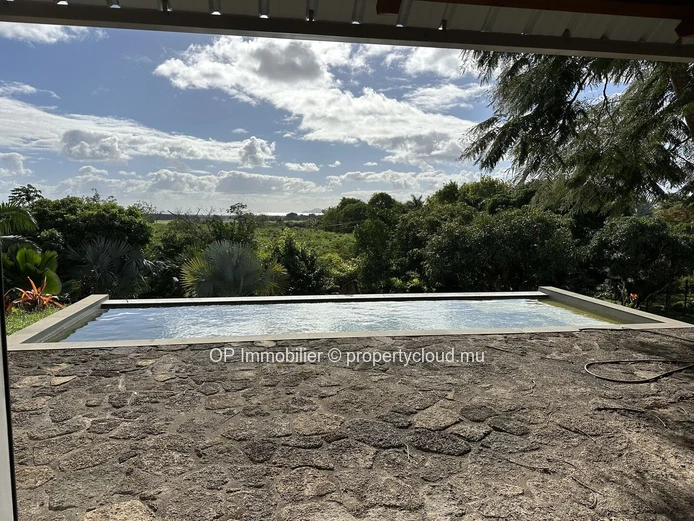 4-Bedroom Furnished House with Private Pool in Charmoze