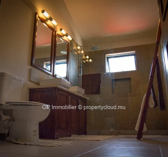 Maison à vendre à Pereybere 4 chambres avec piscine sur 650m²