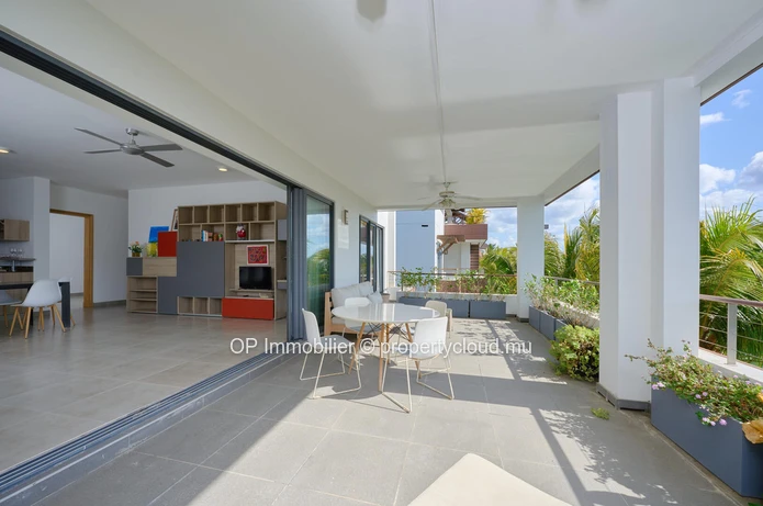Luxury RES Apartment in Mon Choisy w/ Communal Pool, Fully Furnished, Close to Amenities - Only 530 000 €
