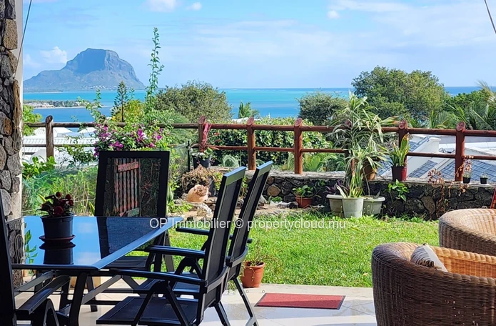 Appartement à vendre à Rivière Noire 215m² avec piscine privée et 3 chambres