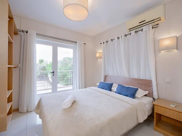 25 Bedroom Hotel