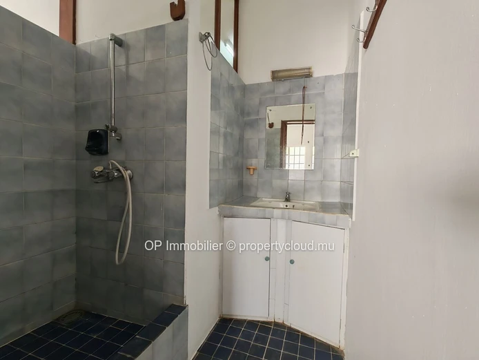 Maison familiale 7 chambres à vendre à Beau Bassin - 402m²