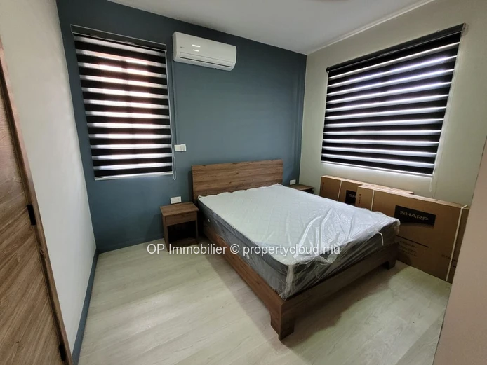 Appartement R+2 à vendre à Flic en Flac, 78m², 2 chambres, piscine commune, meublé, garage, salle de gym, Rs.