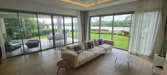 Luxurious Beachfront RES Apartment with Private Pool in Ilot Fortier, Rivière Noire - Black River Area! €720,000