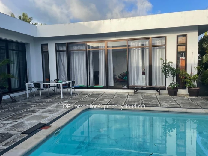 Maison 4 chambres avec piscine à vendre à Calodyne