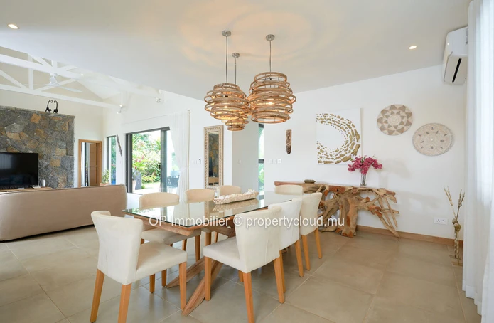 Villa PDS d exception à Grand Baie avec jardin arboré et piscine privée