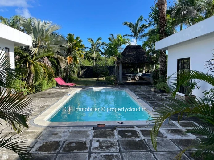 Maison 4 chambres avec piscine à vendre à Calodyne