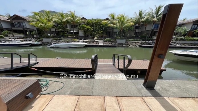 Stunning Beachfront Townhouse with Private Pool in Rivière Noire - Black River Area! 186m², Furnished, Sea Views, Boa...
