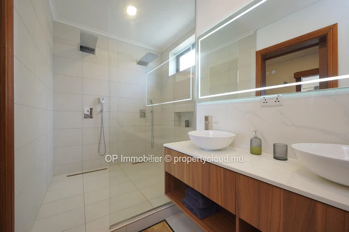 Luxury G+2 Apartment with Pool in Pointe aux Canonniers - Fully Furnished with Garage & Fitness Room, Close to Amenit...