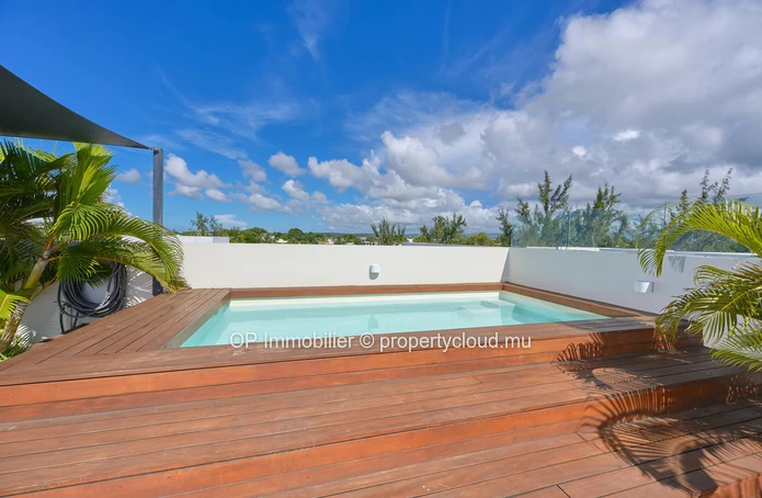 Penthouse for Sale in Péreybère with Private Pool and 2 Bedrooms
