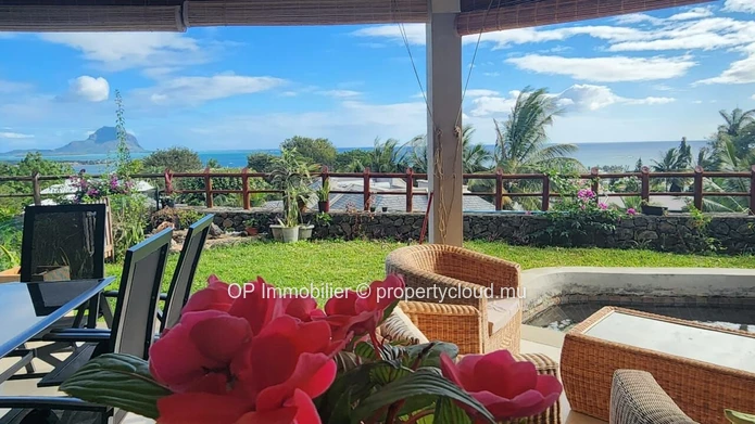 Appartement à vendre à Rivière Noire 215m² avec piscine privée et 3 chambres