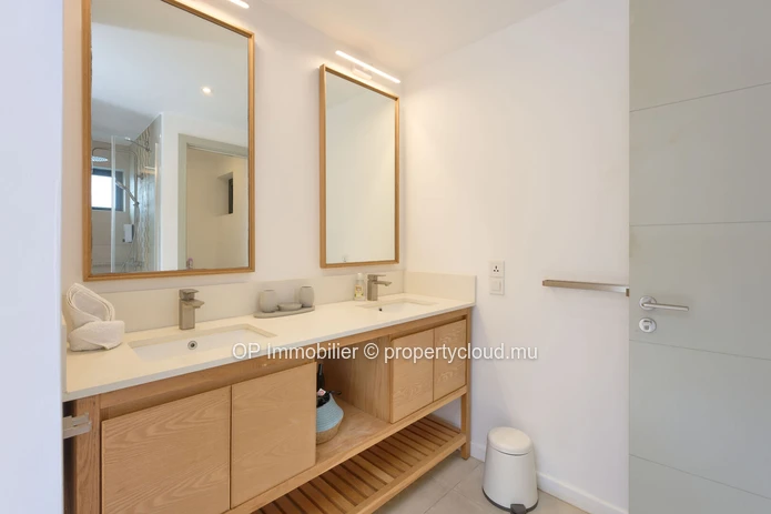 3-bedroom apartment with a pool for sale in Pointe aux Canonniers