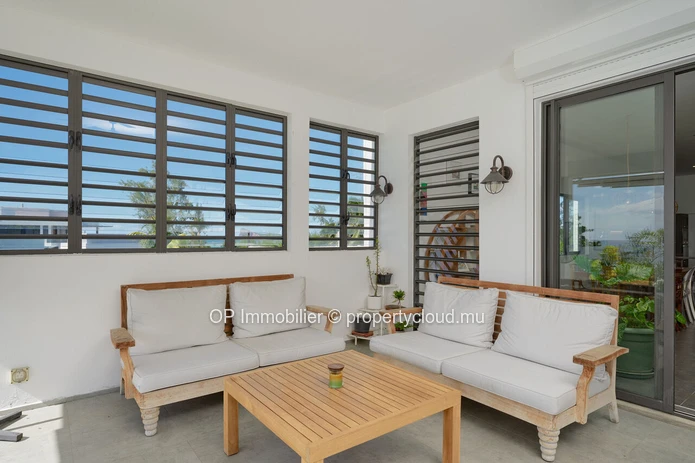 Luxurious Beachfront Penthouse with Stunning Sea Views in Péreybère, Grand Baie - Rs 88M