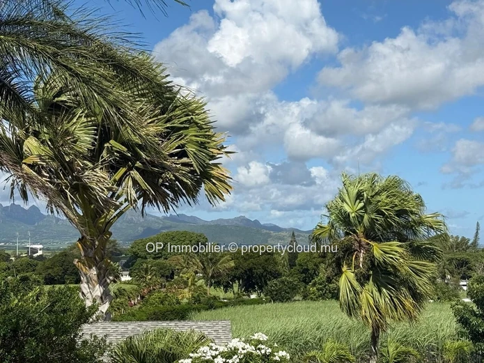 Elegant 3-Bedroom Furnished Apartment with Shared Pool in Prime Belle Vue Harel location