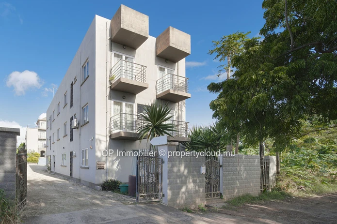 Apartment building for sale