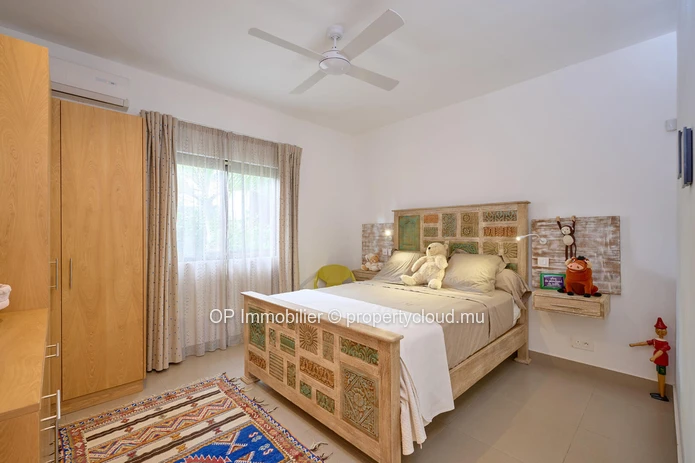 Villas PDS à vendre Grand Baie, 362m² habitables, terrain 1.185m², 4 chambres, bureau, piscine privée. Prix €.