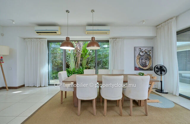 Townhouse RES spacieuse avec piscine privée à deux pas des plages de Péreybère