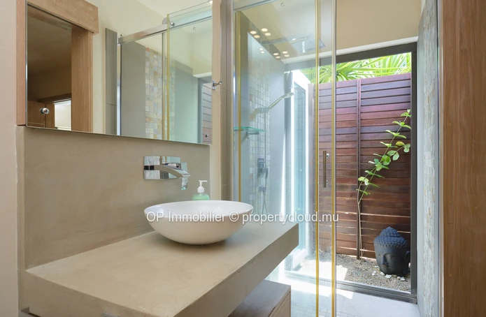Luxurious RES Villa in Grand Baie with Private Pool and Modern Amenities - Must See! €650,000