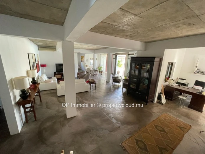 Maison 4 chambres avec piscine à vendre à Calodyne