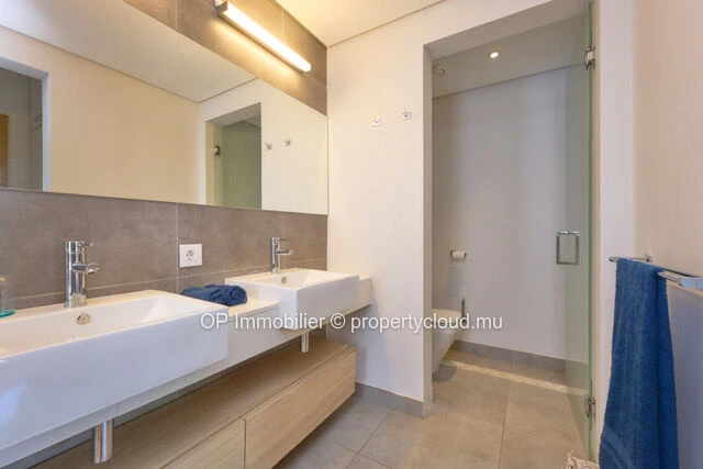 Appartement moderne à Mont Choisy avec piscine à deux pas de la plage de Trou aux Biches