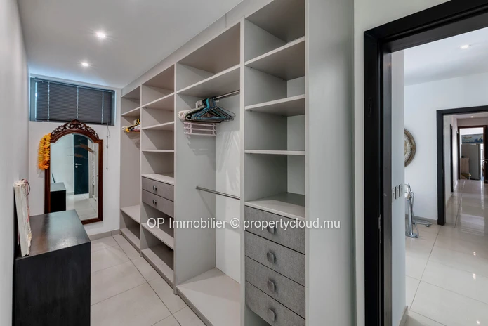 Furnished 3-Bedroom Villa for Rent in Mont Mascal with Private Pool and Full Maintenance Services