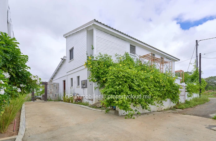 Luxury 3-bedroom villa with private pool in the heart of Grand Baie