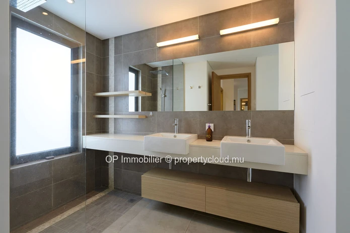 Luxury RES Apartment in Mon Choisy w/ Communal Pool, Fully Furnished, Close to Amenities - Only 530 000 €