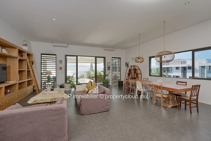 Luxurious Beachfront Penthouse with Stunning Sea Views in Péreybère, Grand Baie - Rs 88M