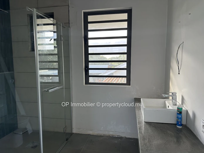 4-Bedroom Furnished House with Private Pool in Charmoze