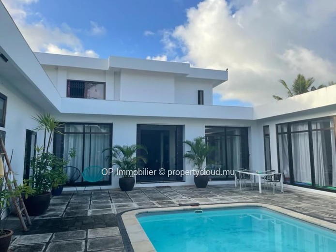 Maison 4 chambres avec piscine à vendre à Calodyne