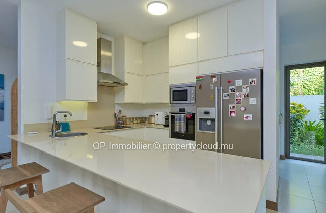 Townhouse RES spacieuse avec piscine privée à deux pas des plages de Péreybère