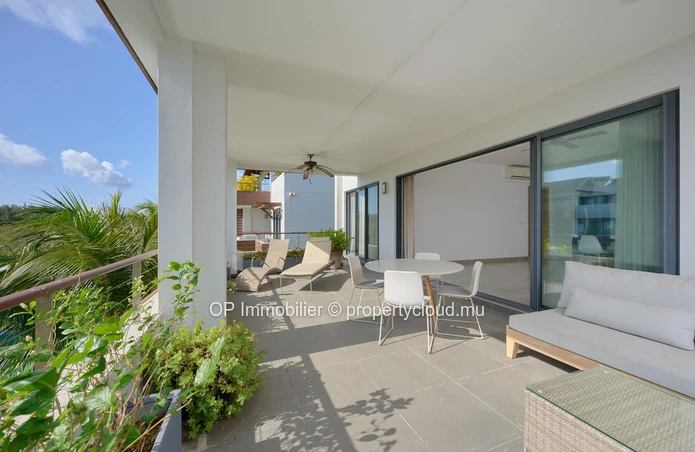 Luxury RES Apartment in Mon Choisy w/ Communal Pool, Fully Furnished, Close to Amenities - Only 530 000 €