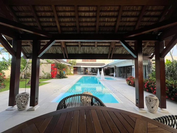 Luxurious RES Villa in Grand Baie with Private Pool - Fully Furnished, Close to Amenities - Don't Miss Out! €.