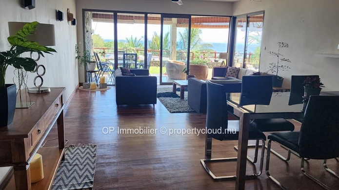 Appartement à vendre à Rivière Noire 215m² avec piscine privée et 3 chambres