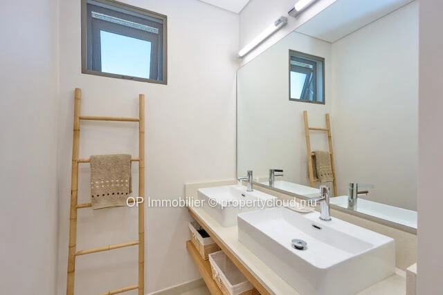 Modern 3-bedroom PDS villa in Grand Baie with private pool and garden