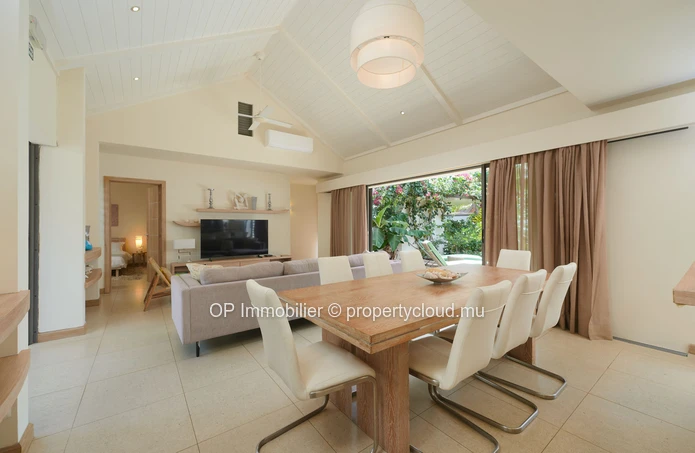 Luxurious RES Villa in Grand Baie with Private Pool and Modern Amenities - Must See! €650,000