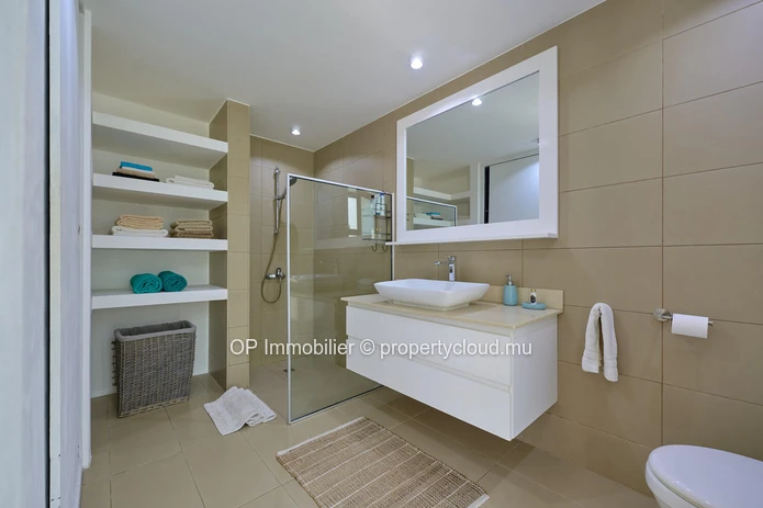 Modern G+2 Apartment with Pool in Trou aux Biches - Fully Furnished and Equipped - Sea Access - Close to Amenities - ...