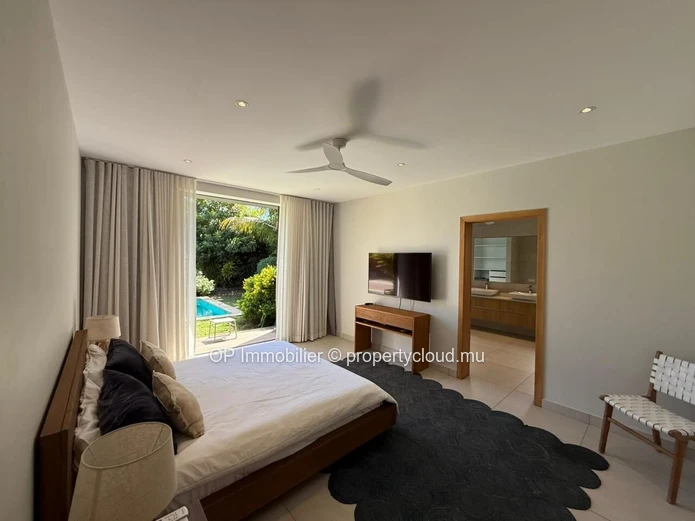 Maison à vendre à Petit Raffray avec 4 chambres et piscine privée sur 671 m²
