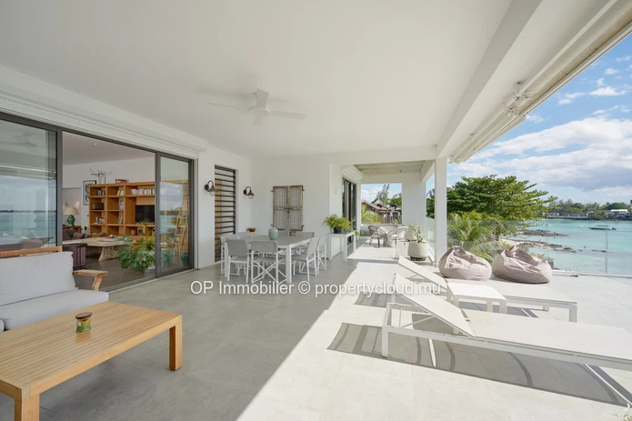 Luxurious Beachfront Penthouse with Stunning Sea Views in Péreybère, Grand Baie - Rs 88M