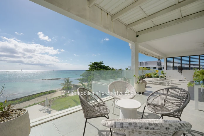 Luxurious Beachfront Penthouse with Stunning Sea Views in Péreybère, Grand Baie - Rs 88M