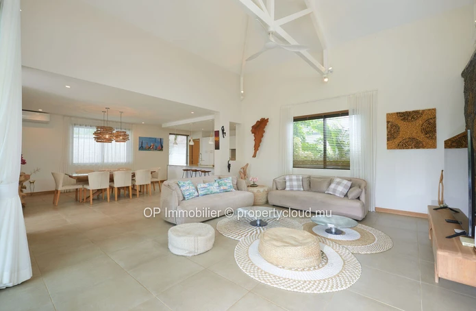 Villa PDS d exception à Grand Baie avec jardin arboré et piscine privée