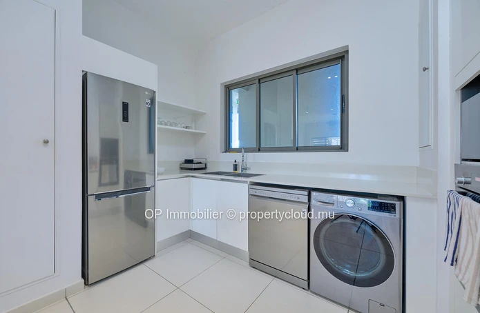 Penthouse for Sale in Péreybère with Private Pool and 2 Bedrooms