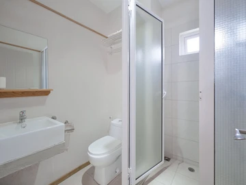 25 Bedroom Hotel
