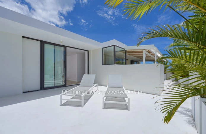 Luxury Penthouse with Stunning Sea Views in Mon Choisy - 3 Bed, 2 Bath, Communal Pool - Fully Furnished & Equipped - ...