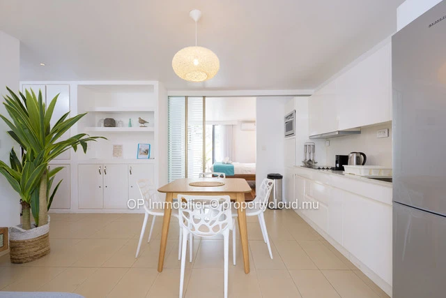 Luxury Apartment with Pool Access in Mon Choisy - 64m² Living Space - Fully Furnished - Sea Access - Prime Location -...