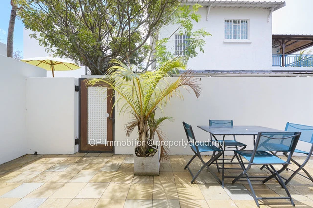 Luxury Apartment with Pool Access in Mon Choisy - 64m² Living Space - Fully Furnished - Sea Access - Prime Location -...