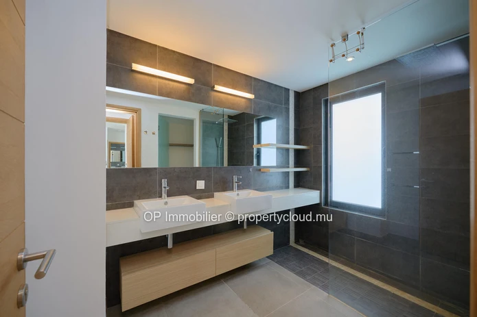 Luxury RES Apartment in Mon Choisy w/ Communal Pool, Fully Furnished, Close to Amenities - Only 530 000 €