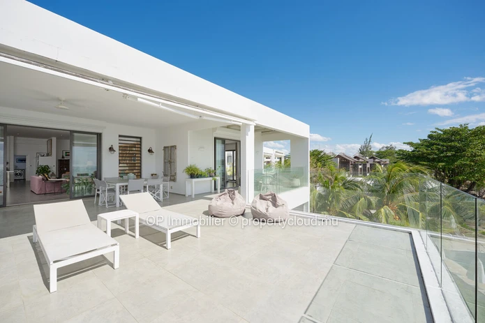Luxurious Beachfront Penthouse with Stunning Sea Views in Péreybère, Grand Baie - Rs 88M