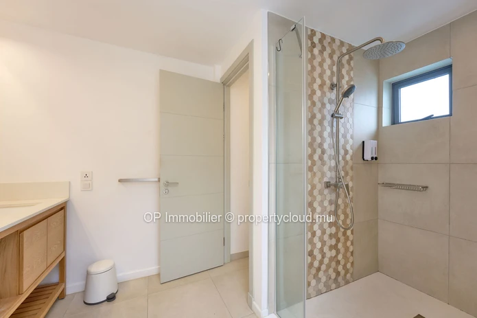 3-bedroom apartment with a pool for sale in Pointe aux Canonniers
